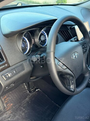 Hyundai Sonata-11