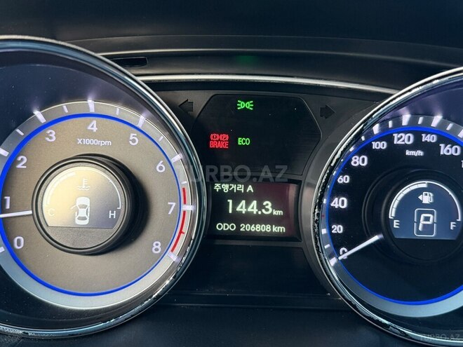 Hyundai Sonata-5