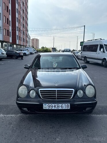 Mercedes E 240-5