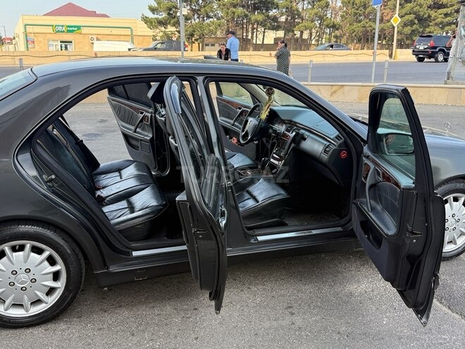 Mercedes E 240-14