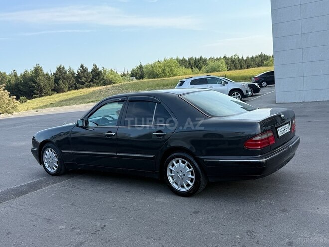Mercedes E 240-7