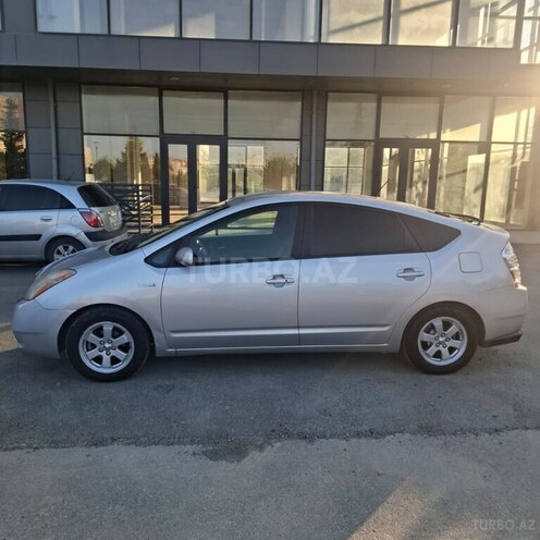 Toyota Prius-4