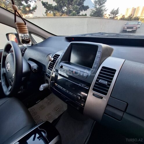 Toyota Prius-6