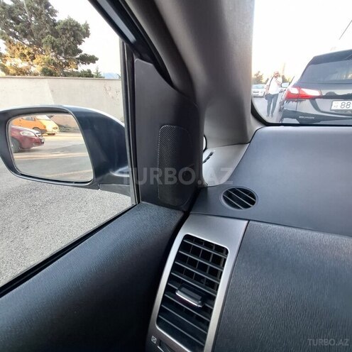 Toyota Prius-11