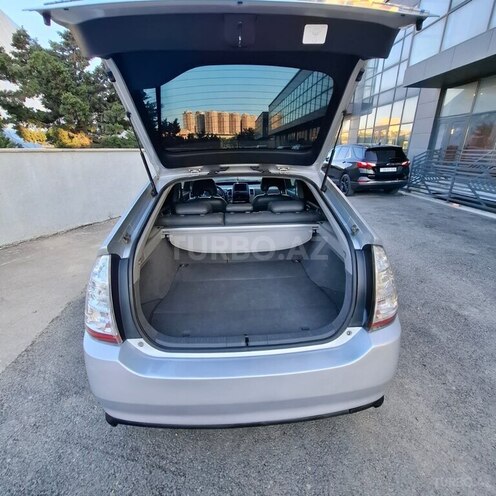 Toyota Prius-8