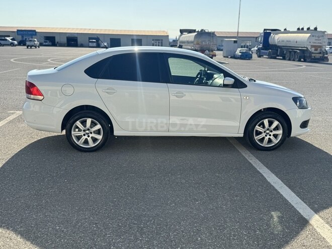 Volkswagen Polo-3