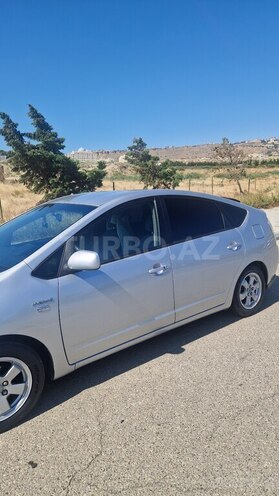 Toyota Prius-4