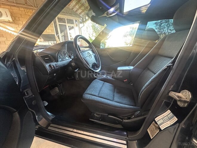 Mercedes C 200-11