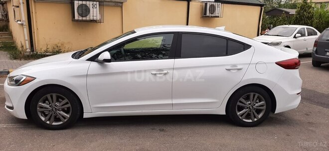 Hyundai Elantra-6