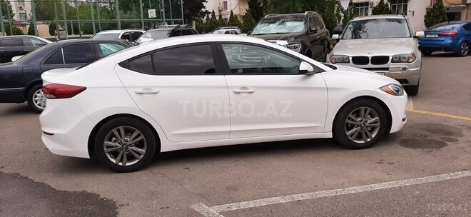 Hyundai Elantra-2