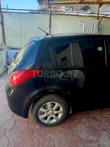 Nissan Tiida-2