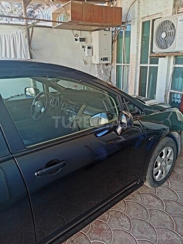 Nissan Tiida-3