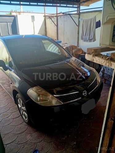 Nissan Tiida-1