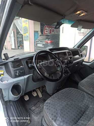 Ford Transit-2