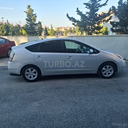 Toyota Prius-13
