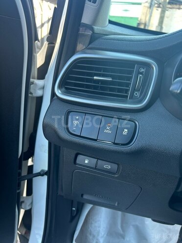 Kia Sorento-16