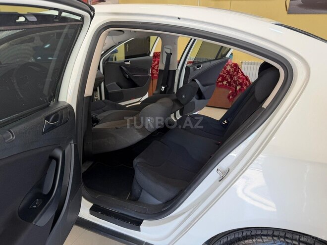 Volkswagen Passat-13