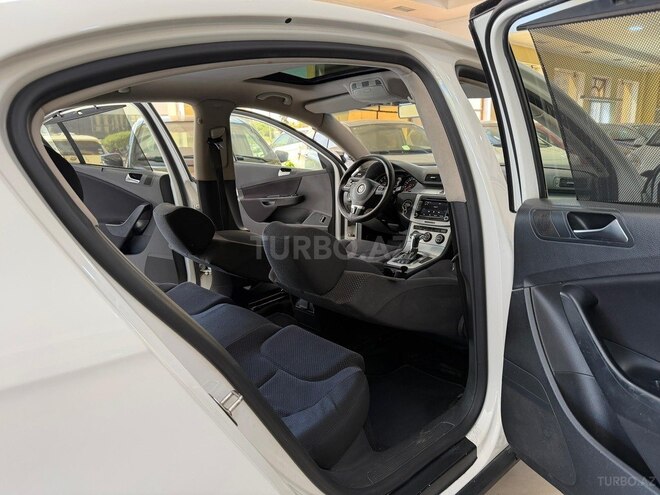 Volkswagen Passat-11