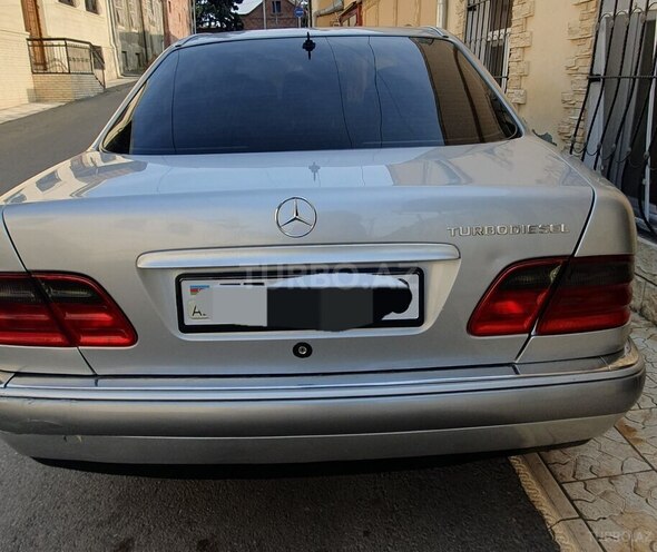Mercedes E 290-3