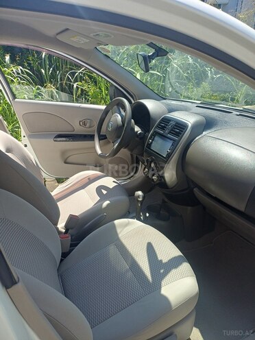 Nissan March-6