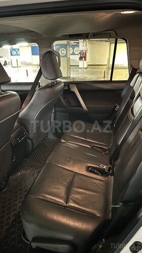 Toyota Land Cruiser Prado-7