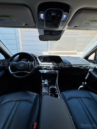 Hyundai Sonata-12