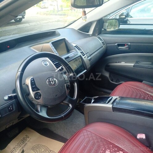 Toyota Prius-7