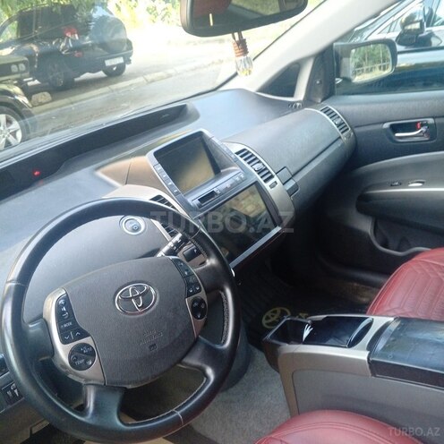 Toyota Prius-8