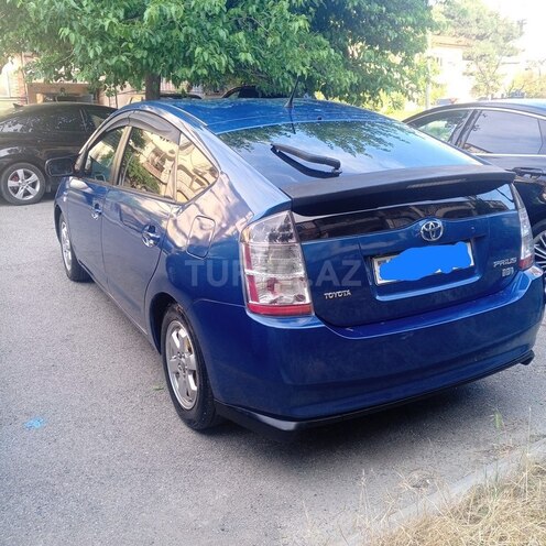 Toyota Prius-4