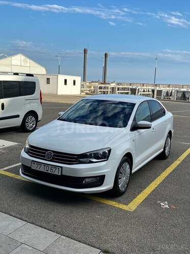 Volkswagen Polo-1