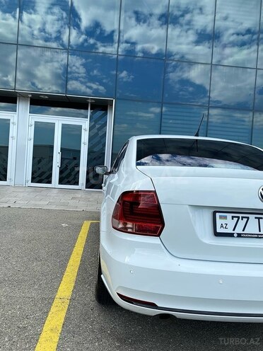 Volkswagen Polo-7