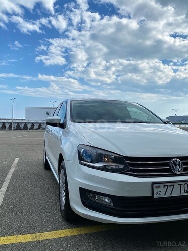 Volkswagen Polo-5