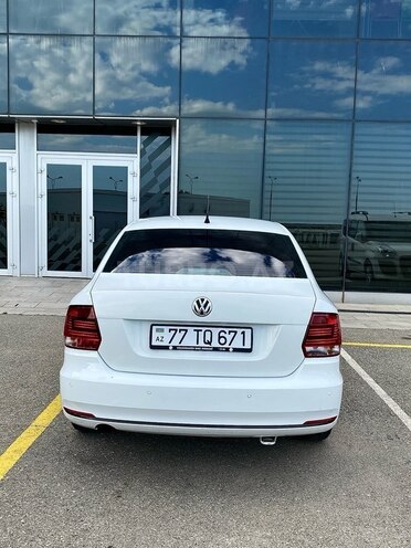 Volkswagen Polo-3