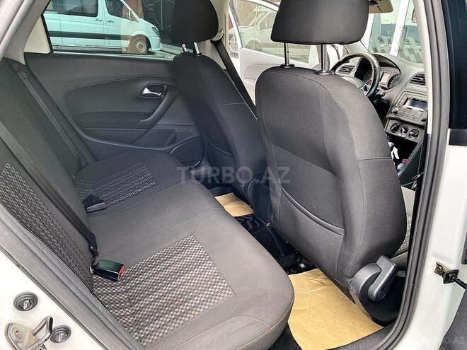 Volkswagen Polo-13