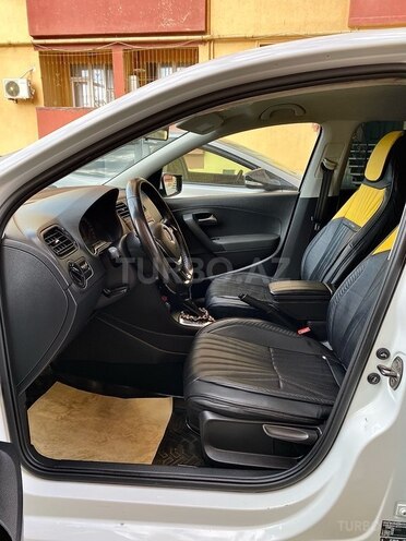 Volkswagen Polo-15