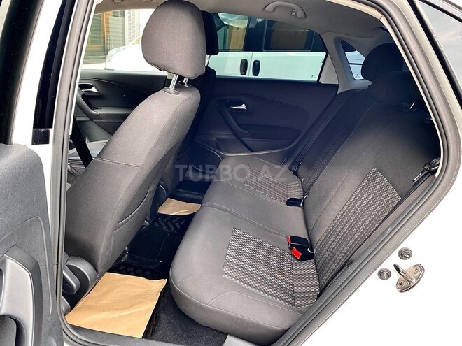 Volkswagen Polo-12