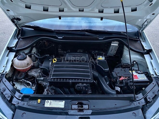 Volkswagen Polo-19