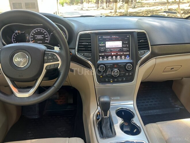 Jeep Grand Cherokee-11