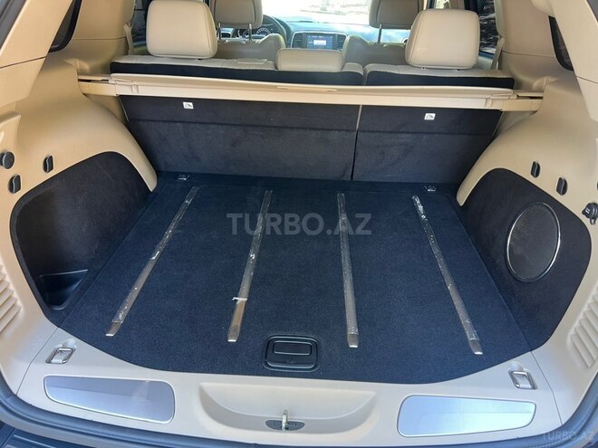 Jeep Grand Cherokee-12
