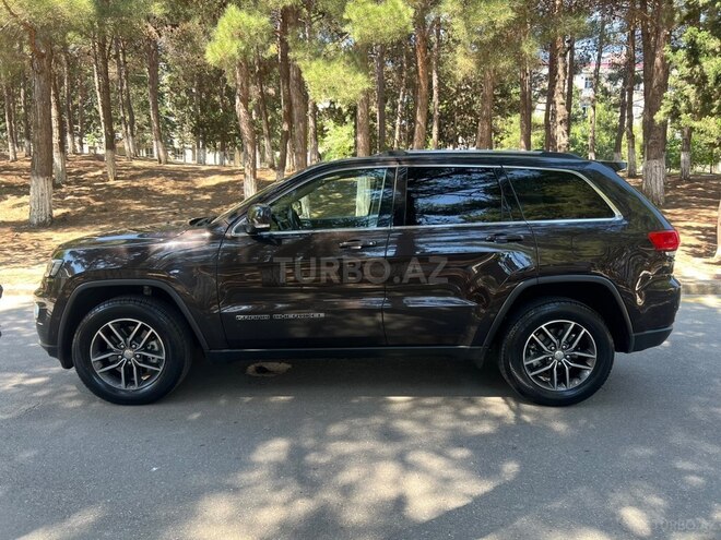 Jeep Grand Cherokee-16