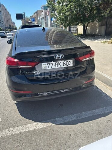 Hyundai Elantra-5