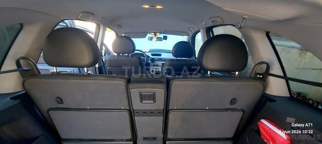Opel Meriva-13