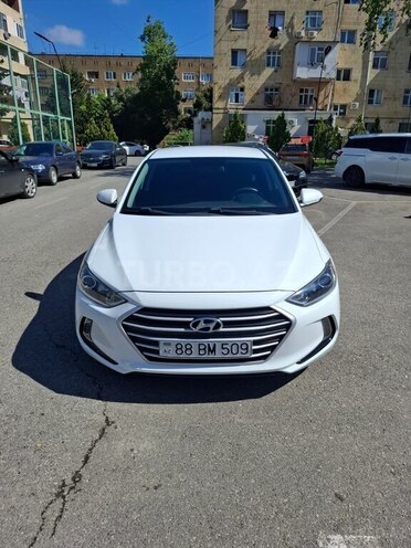 Hyundai Elantra-7