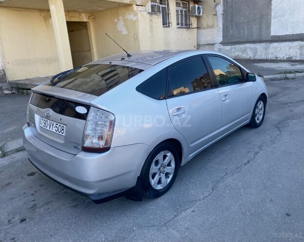 Toyota Prius-7