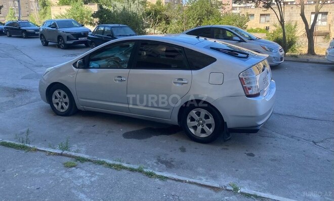 Toyota Prius-5