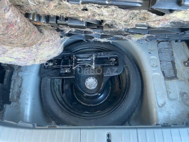 Toyota Prius-12