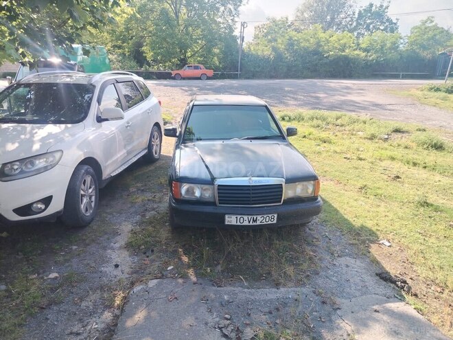 Mercedes 190-1