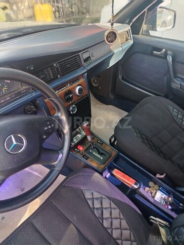Mercedes 190-4
