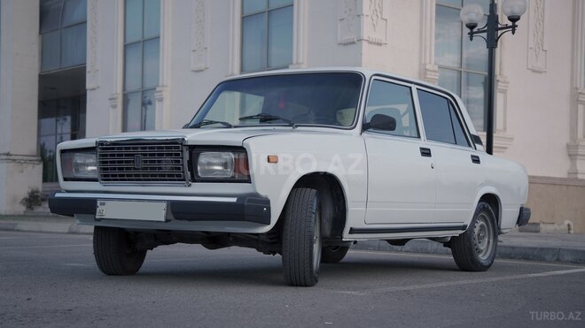 LADA (VAZ) 2107-1