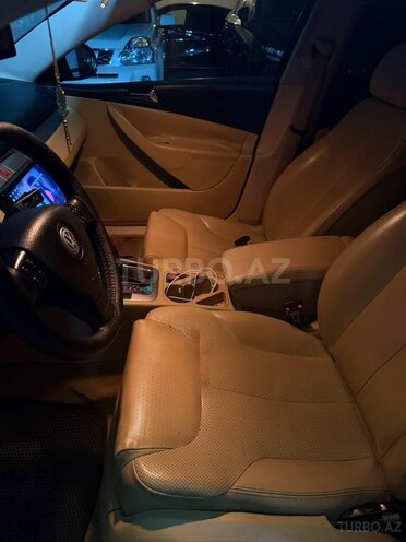 Volkswagen Passat-8